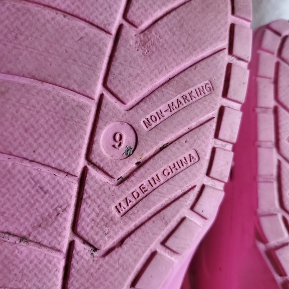 Pink Slip-On Clogs (Size 9) - Picture 4 of 7